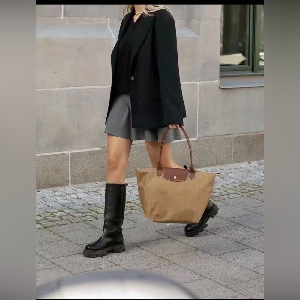 LONGCHAMP Le Pliage large Shoulder Tote bag Desert Beige Tan color - Picture 2 of 8